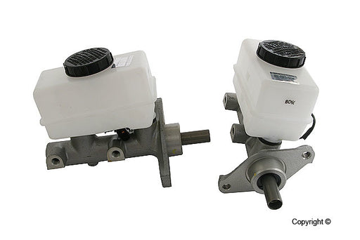 Genuine 5851034030 Brake Master Cylinder