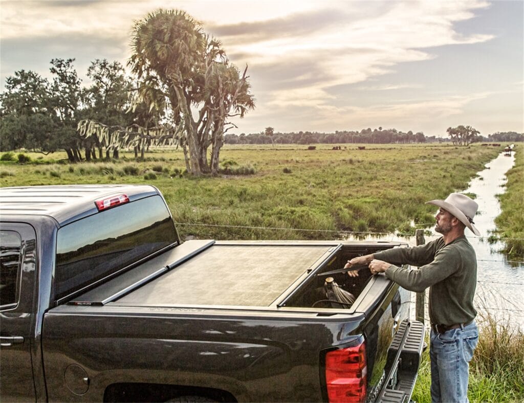 Roll-n-lock retractable tonneau cover