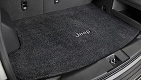 Trunk mat embroidered with Jeep logo